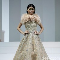 Koleksi Yogie Pratama mengusung tema Gilead di IPMI Trend Show 2017. The Hall Lt.8, Senayan City. Jakarta. [Foto: Mohammad Abduh/Wolipop]