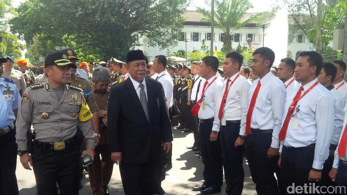 Deddy Mizwar Jamin Keamanan Ibadah Natal dan Liburan di Jabar