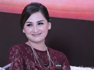 Mona Ratuliu, Cantiknya Awet Ya?