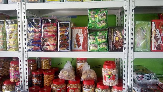 Melimpahnya Makanan Buatan Malaysia di Perbatasan Entikong