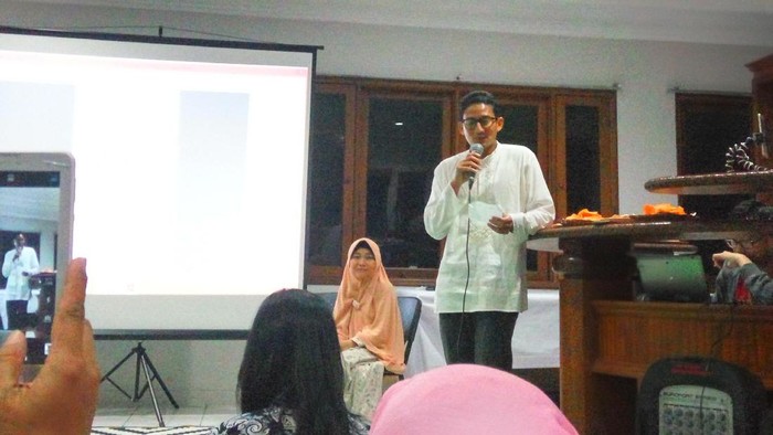 Saat Sandi Rayu Para Bidadari di Diskusi Perempuan Berdaya