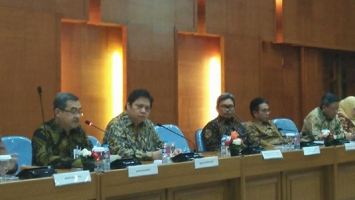 Menperin Tak Setuju Penerapan Cukai Plastik Tahun Depan