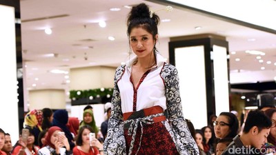 Mikha Tambayong Cantik Banget Sih!