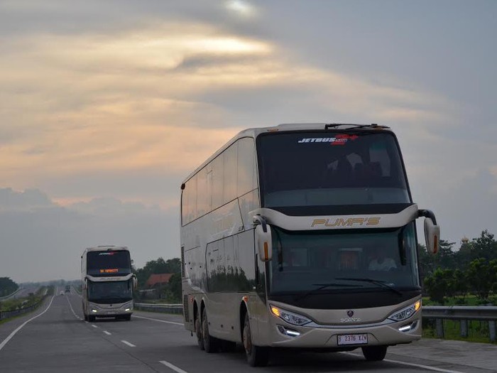 Bus Tingkat Antar Kota Ini Tembus 360 Tenaga Kuda