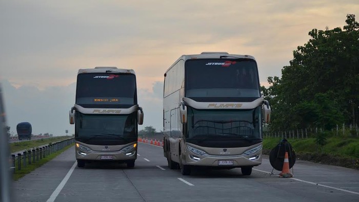 Untuk pertama kalinya, kini Otolovers yang berasal dari Wonogiri dan Solo yang ingin ke Jakarta atau sebaliknya, bisa memilih untuk naik bus tingkat lho.