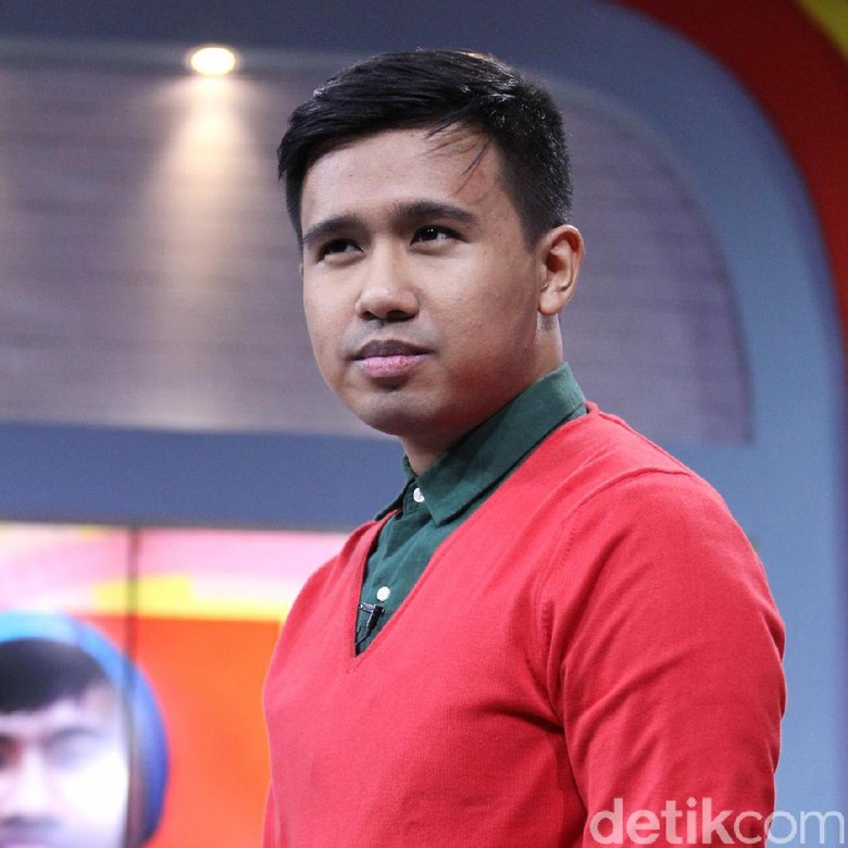 Clairine Clay Balik ke Jakarta, Joshua Suherman Digoda Netizen Foto: Ismail/detikHOT Clairine Clay Balik ke Jakarta, Joshua Suherman Digoda Netizen Foto: Ismail/detikHOT