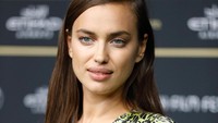 Irina Shayk saat ini tengah mengandung anak pertamanya dengan sang kekasih, Bradley Cooper. Foto: Getty Images