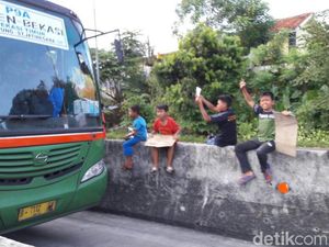 Hiburan Mematikan Bernama Om Telolet Om