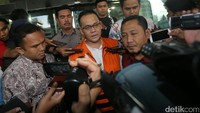 Sebelumnya, penyidik KPK sudah menahan 3 tersangka lain. Selain Eko, ada 2 karyawan PT Melati Technofo Indonesia (MTI) yaitu Muhammad Adami Okta dan Hardy Stefanus yang sudah ditahan di 3 rumah tahanan berbeda.
