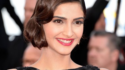 Foto 12 Wajah Selebriti Bollywood Tanpa Makeup, Sungguh Berbeda