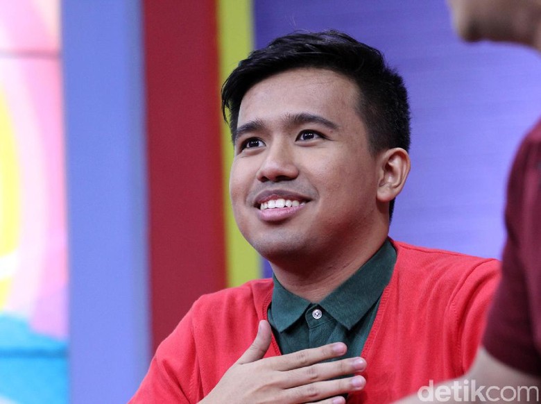 Kecelakaan dengan Ojek Online Wanita, Ini yang Dilakukan Joshua Suherman Kecelakaan dengan Ojek Online Wanita, Ini yang Dilakukan Joshua Suherman