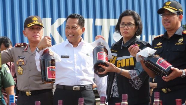 Kemenkeu dan BNN Musnahkan Miras dan Rokok Ilegal, Negara Rugi Rp 12 M
