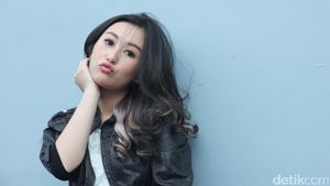 Pose Duck Face Kathy Indera