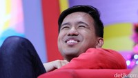 Joshua terlihat semringah di acara tersebut. Pool/Ismail/detikFoto.