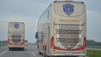 Setiap penumpang bisa menikmati sarana hiburan sesuai keinginan mereka masing-masing.