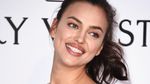 10 Photo Irina Shayk yang Bikin Hati Meleleh