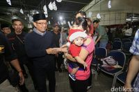 Kunjungi Gereja, Ridwan Kamil Pastikan Natal di Bandung Aman