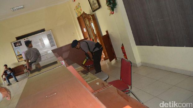 Polisi sterilisasi gereja-gereja di Depok