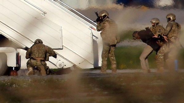 Momen Menegangkan Penangkapan Pembajak Pesawat Maskapai Libya