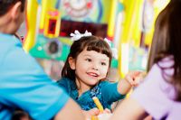 Bolehkah Anak Bermain Sambil Makan? Ini Kata Psikolog