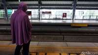 Ada 2 lines BTS di Bangkok yaitu Sukumvit Line (Dari On Nut sampai Mo Chit/Chatucak Weekend Market) dan Silom Line (Dari Wongwian Yai sampai ke National Stadium). Kedua line tersebut bertemu (interchange) di stasiun Siam. BTS skytrain ini juga beroperasi mulai dari jam 6 pagi hingga jam 12 malam.