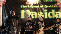 Dilanjutkan dengan lagu Nabi Muhammad Mataharinya Dunia dan Jilbab Putih membuat suasana kian hangat. Foto: Dyah Paramita Saraswati