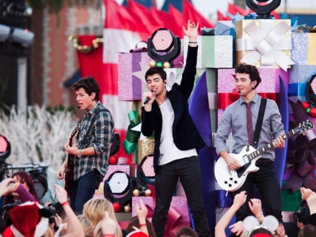 Ini Makanan Favorit Taylor Swift dan Nicki Minaj Saat Sedang Libur Natal (2)