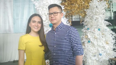 Rayakan Natal, Shandy Aulia Tampil Mesra Bersama Suami