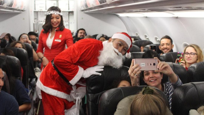Cara AirAsia Rayakan Natal di Udara
