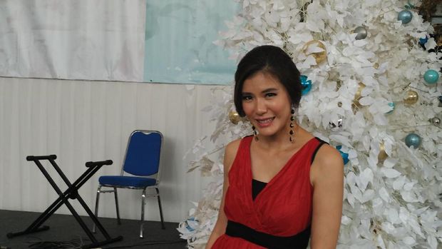 Dian Sastro Buka Suara Soal Tepis Tangan Fans, Gaston Akhirnya Jenguk Jupe