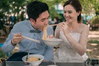 Ini Cara Unik Pasangan Foodies Membuat Foto Prewedding