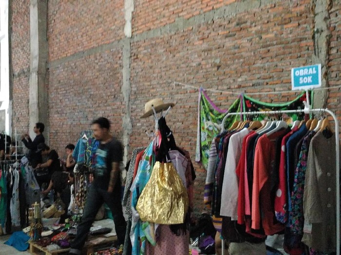 Berkesenian di Malam Natal Bersama Holy Market