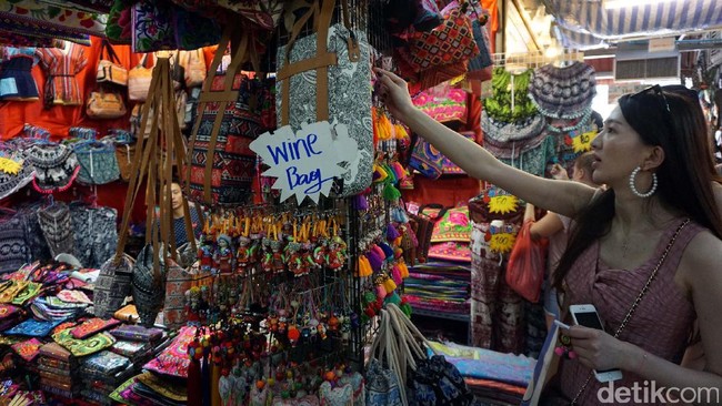 Dear Ladies, Ini Destinasi Impian 2017 Buat Belanja Puas di Asia
