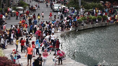 Tak Ada CFD, Warga Jakarta Tetap Berolahraga di Kawasan Thamrin