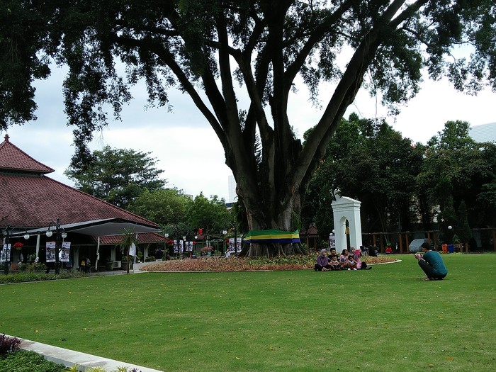 Warga Bandung berdatangan ke Pendopo
