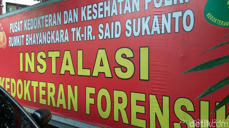 2 Jenazah Pelaku Bom Kampung Melayu Masih di RS Polri, Siapa Mereka? 2 Jenazah Pelaku Bom Kampung Melayu Masih di RS Polri, Siapa Mereka?