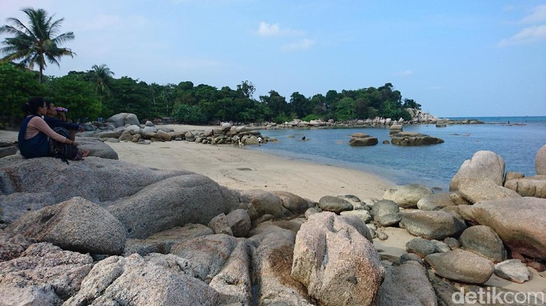 Pantai Trikora Bintan Pantai Trikora di Pulau Bintan