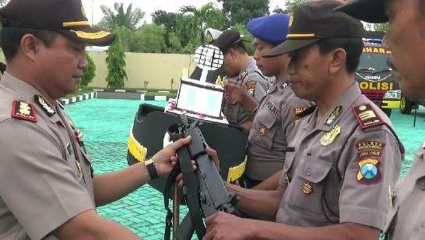 Tradisi Mandi Kembang di Polres Probolinggo Jelang Pengamanan Tahun Baru