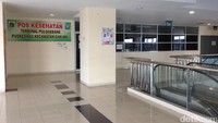 Untuk jaga-jaga, pihak pengelola terminal juga menghadirkan posko kesehatan yang beroperasi hingga 24 jam. Lokasinya ada di lantai 2 Blok B. Tak jauh dari eskalator (Ibnu/detikcom)  