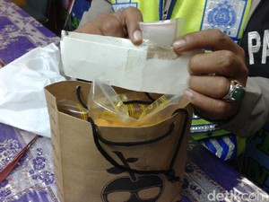 Polisi Tangkap Pelaku Pengiriman Sabu yang Digagalkan Driver Gojek