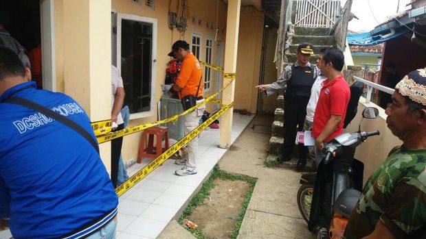 Terduga teroris Jatiluhur dan keluarganya menghuni kontrakan di Bandung selama 3 bulan.