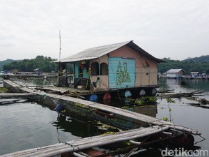 Teroris Jatiluhur Abu Sofi Dimakamkan di Karawang
