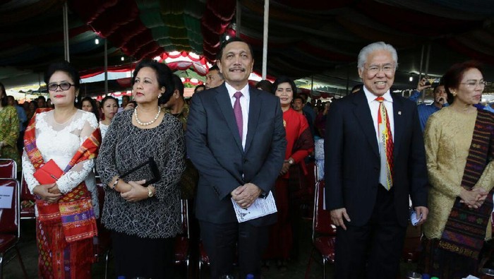 Luhut Bagikan 1.000 Sertifikat Tanah Gratis ke Warga Sumut