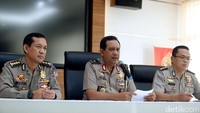 Rikwanto menambahkan, tidak mungkin polisi dapat melakukan pengawasan ketat di seluruh daerah terpencil. Namun, Densus 88 sendiri akan mencari jika ada indikasi aksi terorisme dengan petunjuk yang kuat.