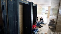 Sidang kasus dugaan penistaan agama dengan terdakwa Basuki Tjahaja Purnama (Ahok) akan digelar di Auditorium Kementerian Pertanian (Kementan), Selasa besok. Tampak 2 metal detector telah disiapkan di depan auditorium itu.