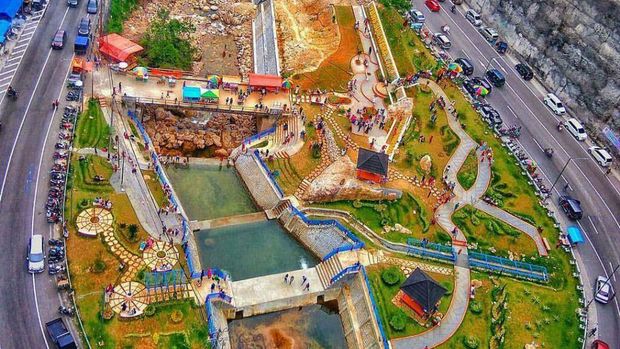 Jembatan Kelok 9 di Sumatera Barat