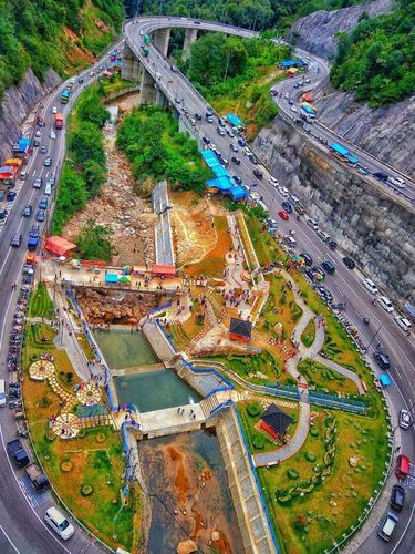Ada Area Wisata Unik di Jembatan Kelok Sembilan
