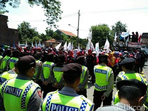 Serikat Buruh Desak Disnakertrans Tindak Tegas TKA Ilegal di Mojokerto