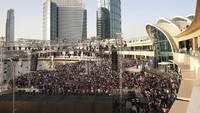 Festival yang menghabiskan dana lebih dari Rp 5,5 triliun tersebut ramai dihadiri ribuan orang. Chris Whiteoak/Getty Images for Dubai Festival City/detikFoto.