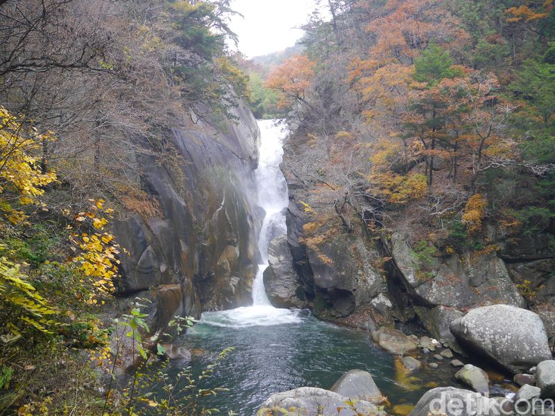 Inilah Senga Air  Terjun  Cantik di  Jepang  Foto 2